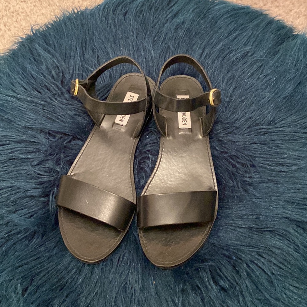 Black Steve Maddens like new